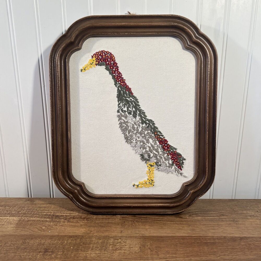 Embroidered Duck In A Beautiful Frame - Picture 5 of 5